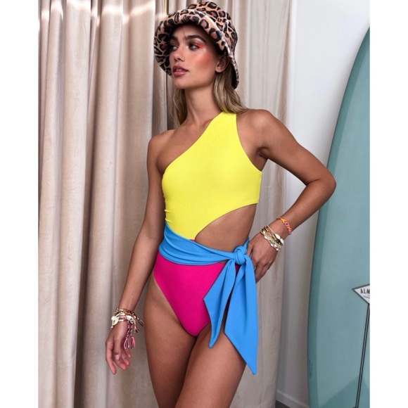 Beach Riot | One-Piece Swimsuit. - Picture 2 of 3